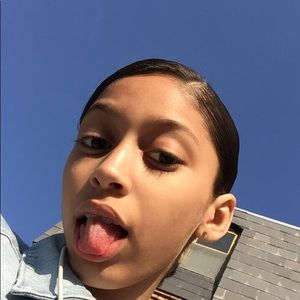 Meet your Posher, Idelyz